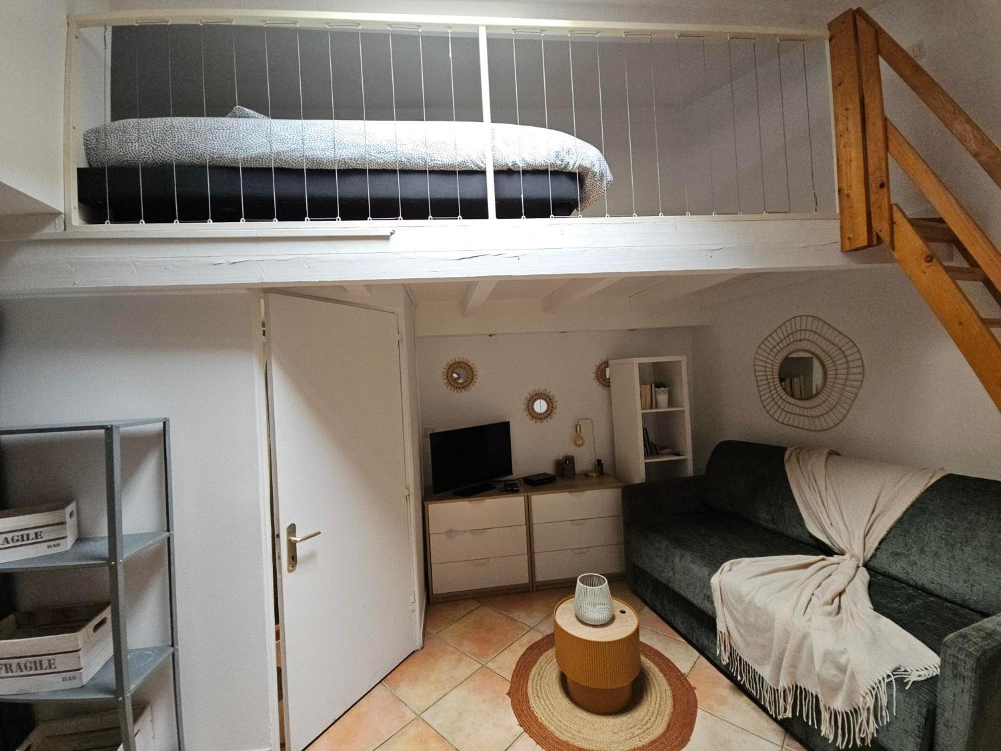 La Tiny House Yourhosthelper